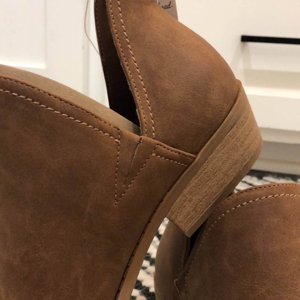 Boots - Picture 3 of 3